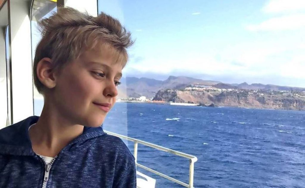 Niño autista, de 11 años, habla la primera oración completa después del tratamiento con células madre